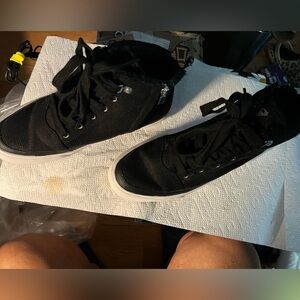 ROXY size 9, black fur lined, ankle sneaker